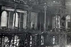 La Rinascente na de bombardementen in 1943, Milaan, Italië La Rinascente na de bombardementen in 1943, Milaan, Italië