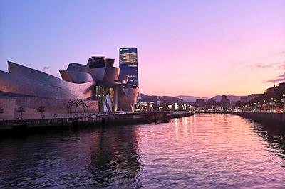 Zonsondergang in Bilbao, Spanje