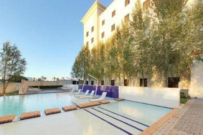 Peermont Metcourt Hotel