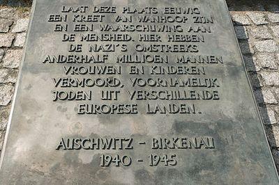 Nederlandse gedenksteen monument concentratiekamp Birkenau | Foto Frits & Mary Mutsaers
