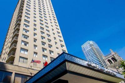 Century Plaza Hotel & Spa 