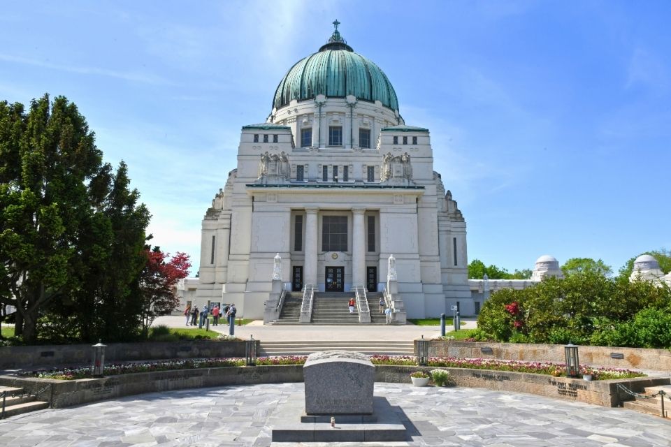 Friedhofskirche zum Heiligen Karl Borromäus op de Zentralfriedhof in Wenen, Oostenrijk
