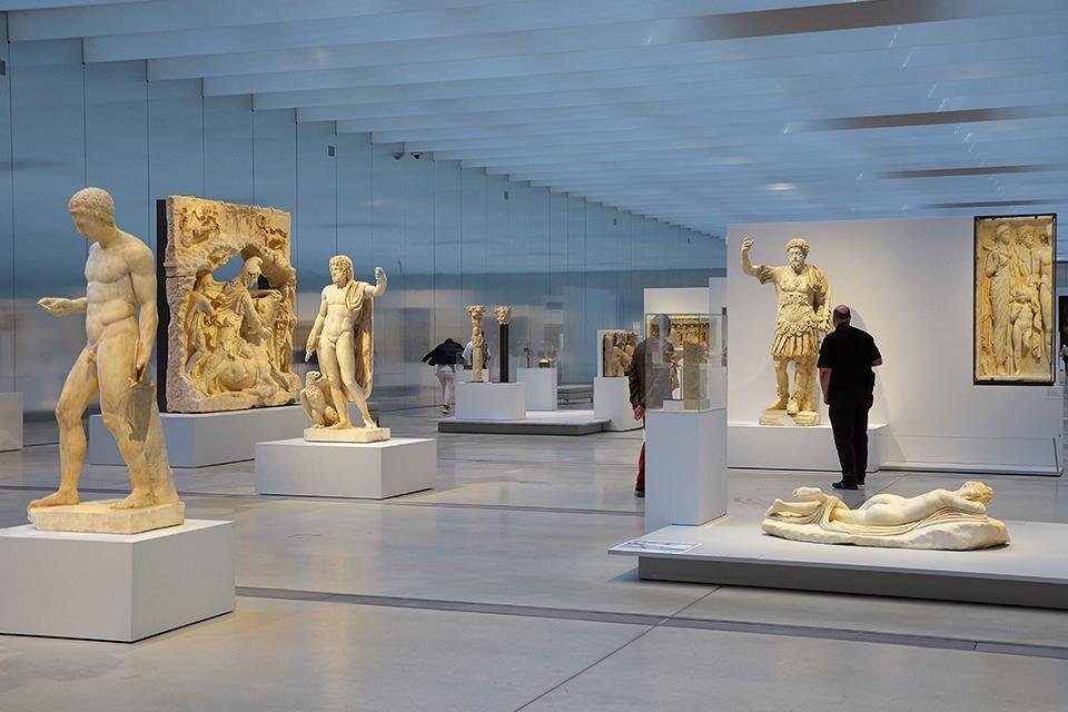 Museé du Louvre-Lens, Frankrijk