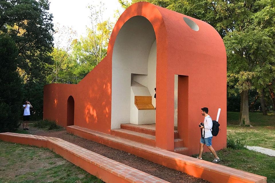 Ricardo Flores en Eva Prats, Vaticaans paviljoen ism Saint-Gobain, Italië