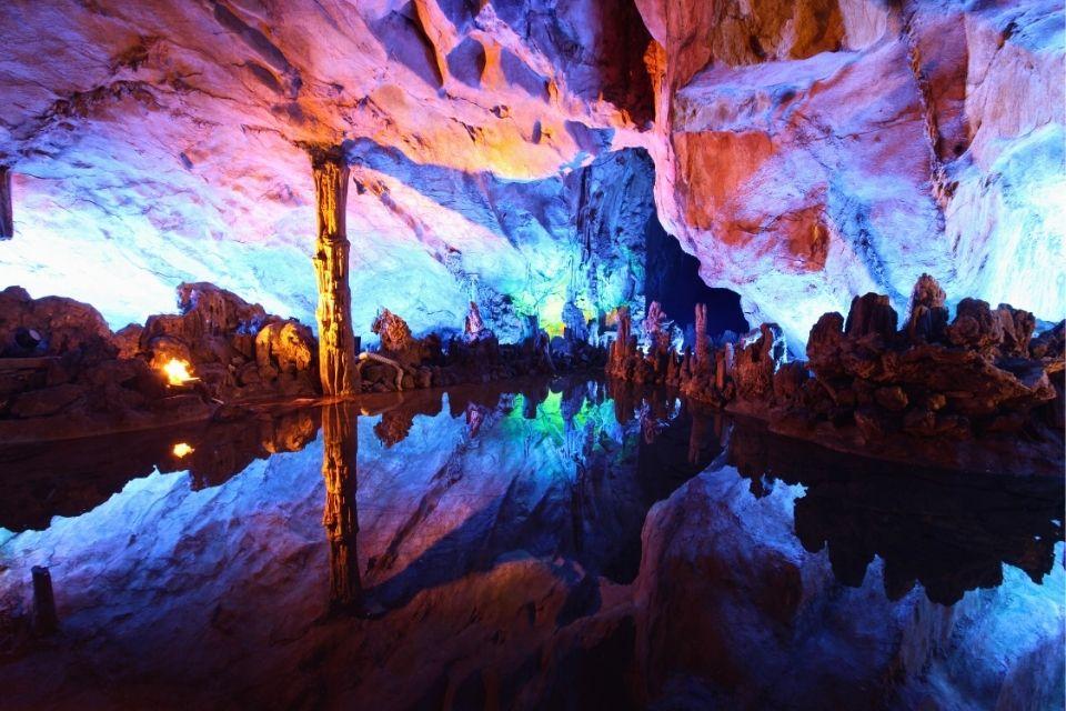 De Rietfluitgrot in Guilin, China