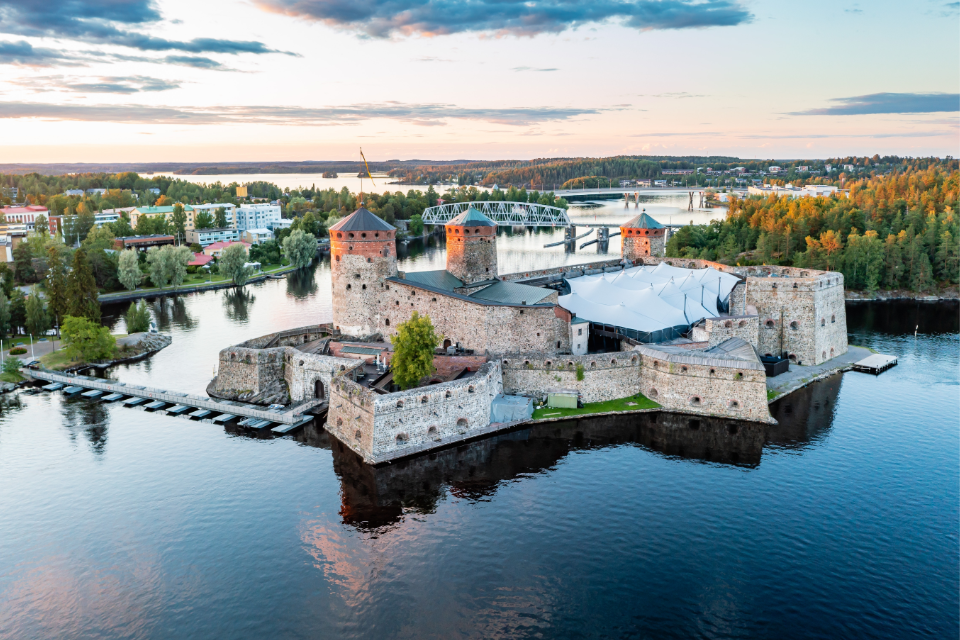 Zicht op het Olavinlinnakasteel, Savonlinna, finland