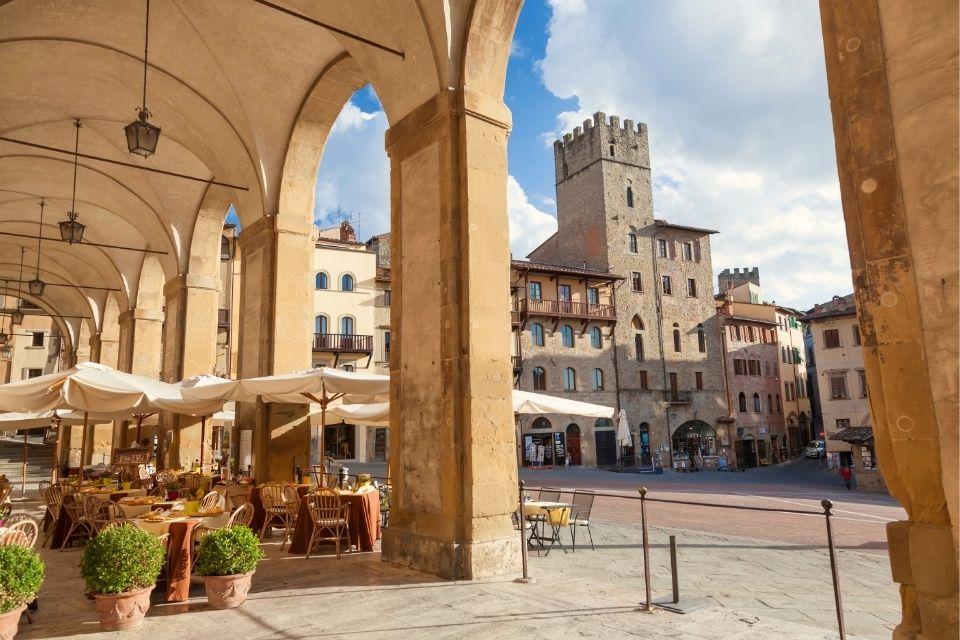 Piazza Grande in Arezzo Toscane Italië