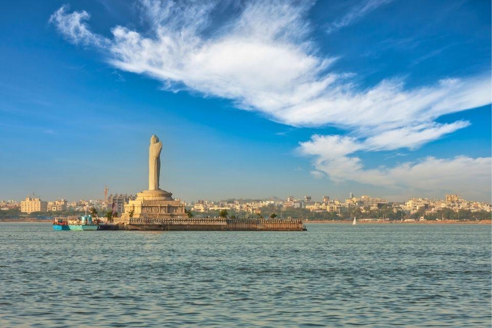 Boeddha-beeld in Hyderabad, India