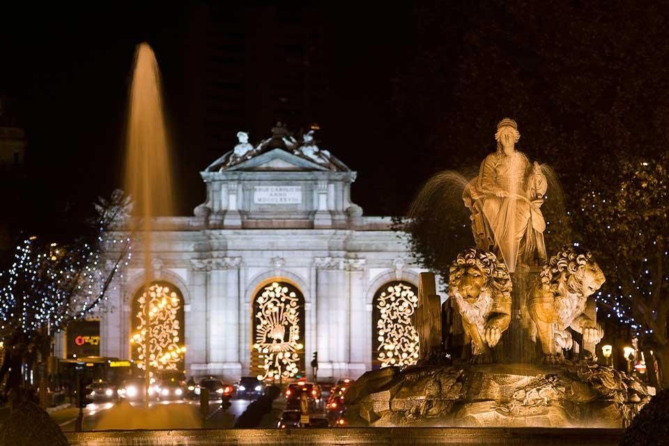 Cibelesfontein in Madrid, Spanje, met kerst