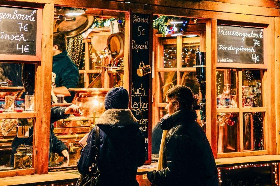 Feuerzangenbowle op de kerstmarkt in Duitsland