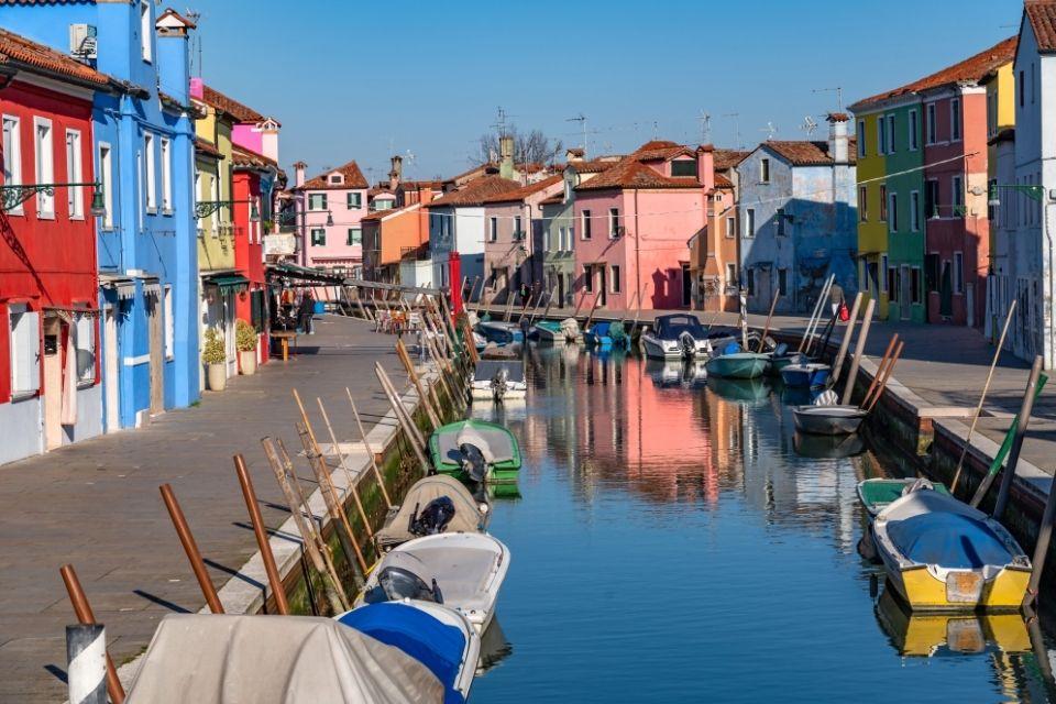 Kleurrijke huisjes op Burano Venetië Italië