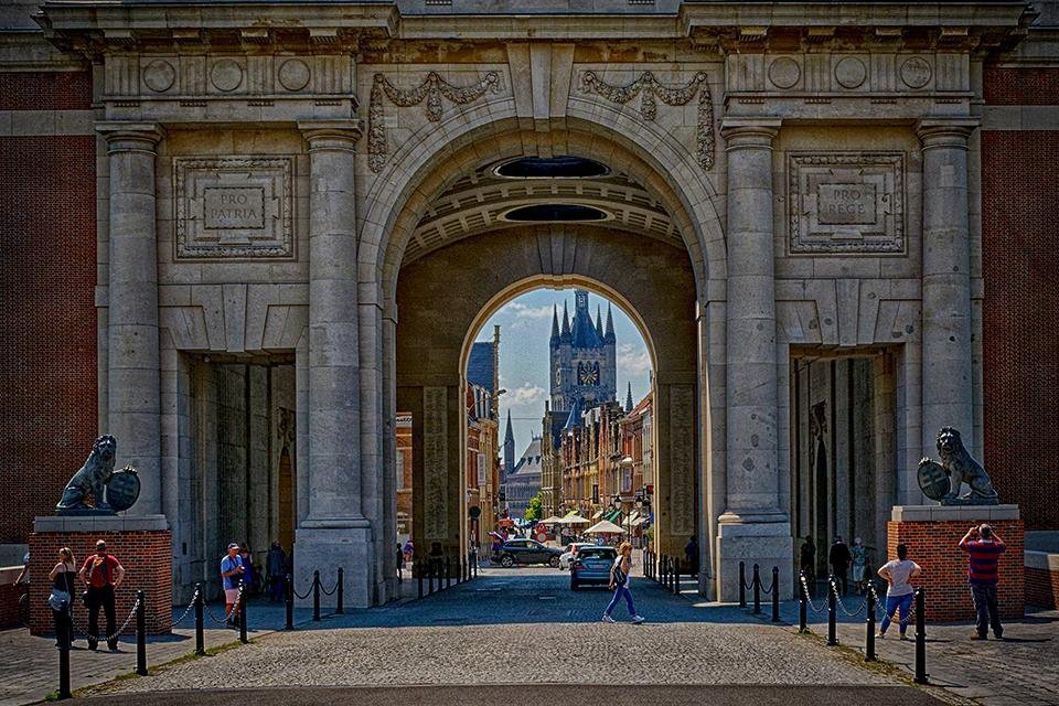 Menenpoort in Ieper, België