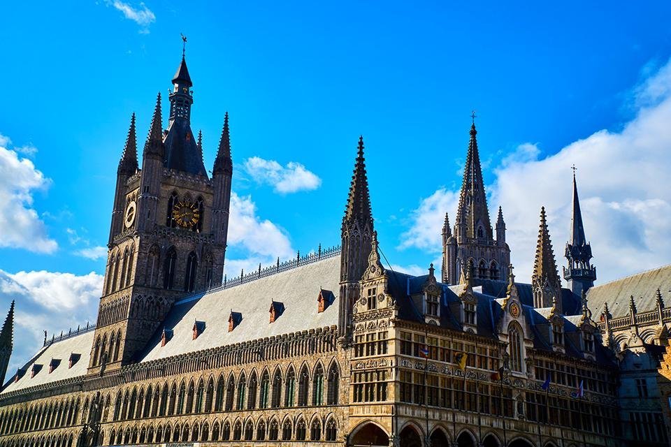 Lakenhalle in Ieper, België