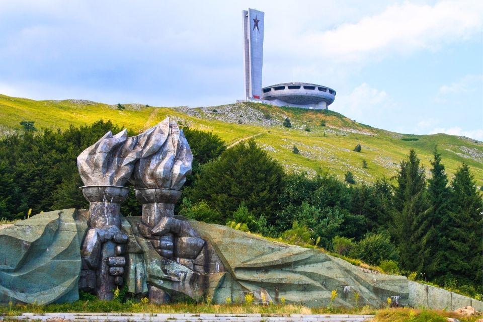 Het iconische Buzludzha-monument bij Kazanlak Bulgarije
