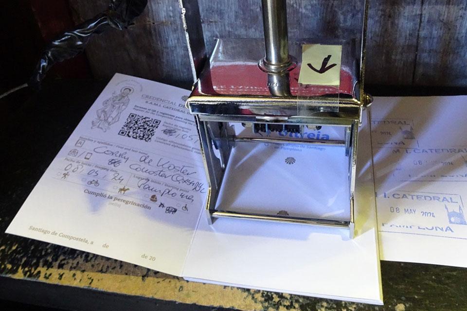 De eerste stempels | Foto: Corry de Koster