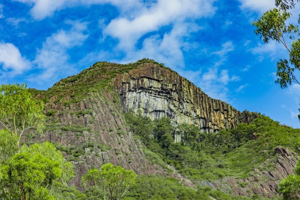 Mount Beerwah in de Glass House Mountains, Australië