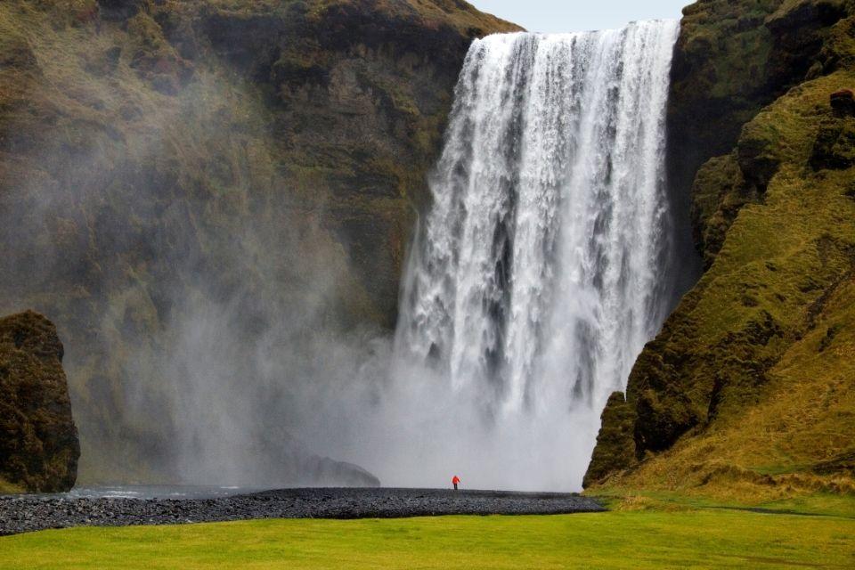 Skogafoss waterval in IJsland