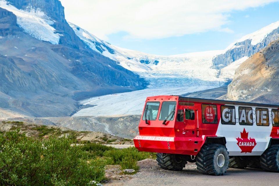 Snocoach bij de Athabasca-gletsjer Canada