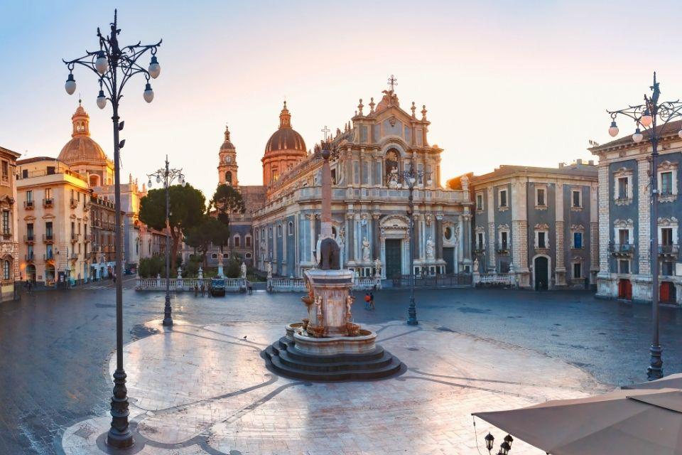 Piazza di duomo in Catania Sicilië Italië