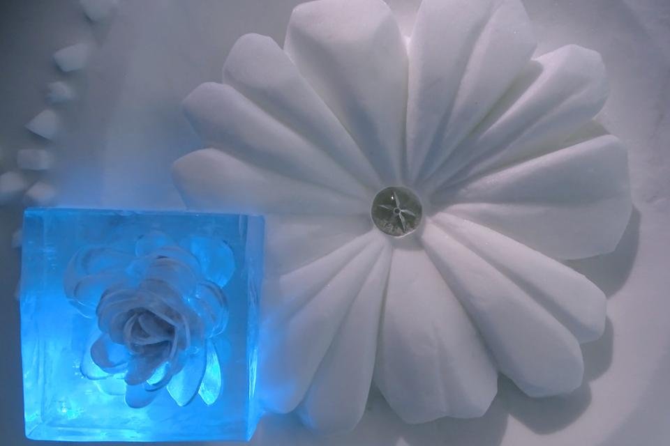 Detail in het Icehotel in Kiruna, Zweden