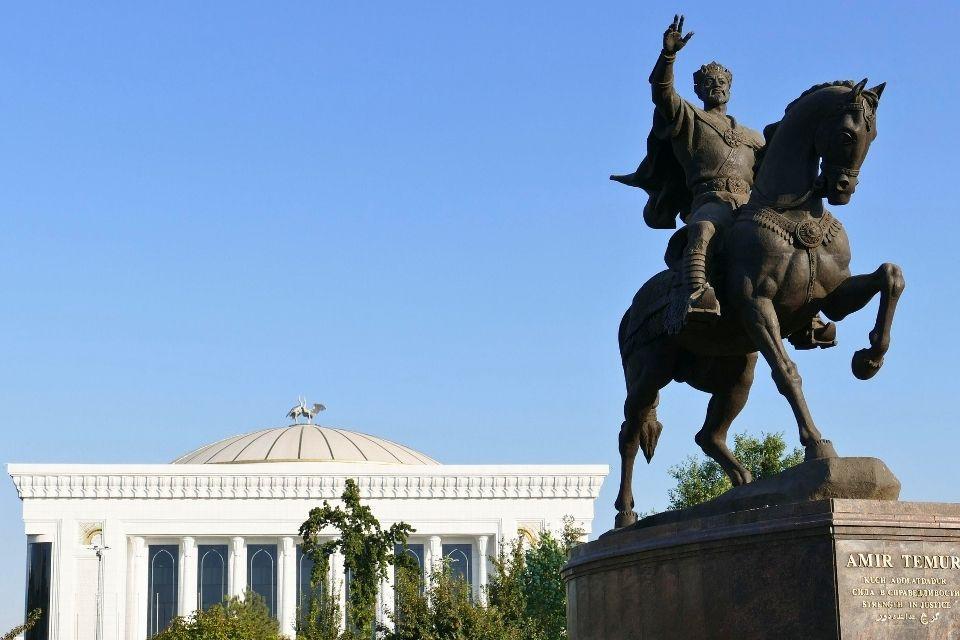 Standbeeld van Timoer Lenk in Tashkent Oezbekistan