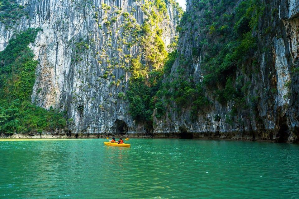 Kajakken op Lan Ha Bay Vietnam