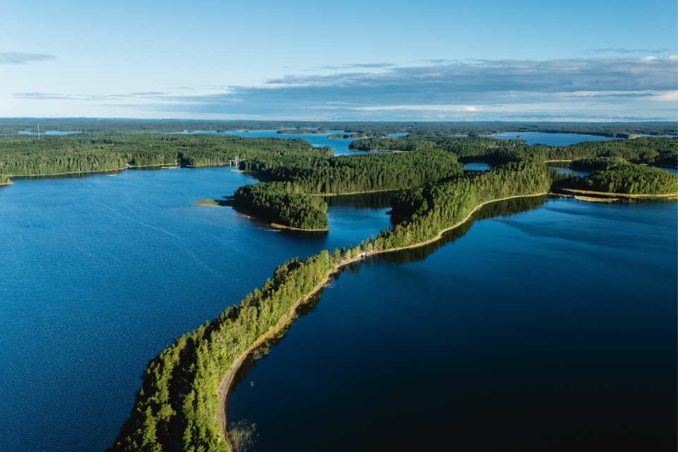 Zicht op het Punkaharju natuurgebied, Finland