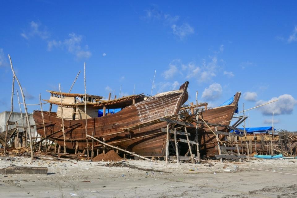 Phinisi-schepen in Tana Beru, Bira, Sulawesi, Indonesië