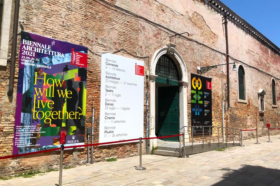 Entree Arsenale architectuurbiënnale Venetië, Italië