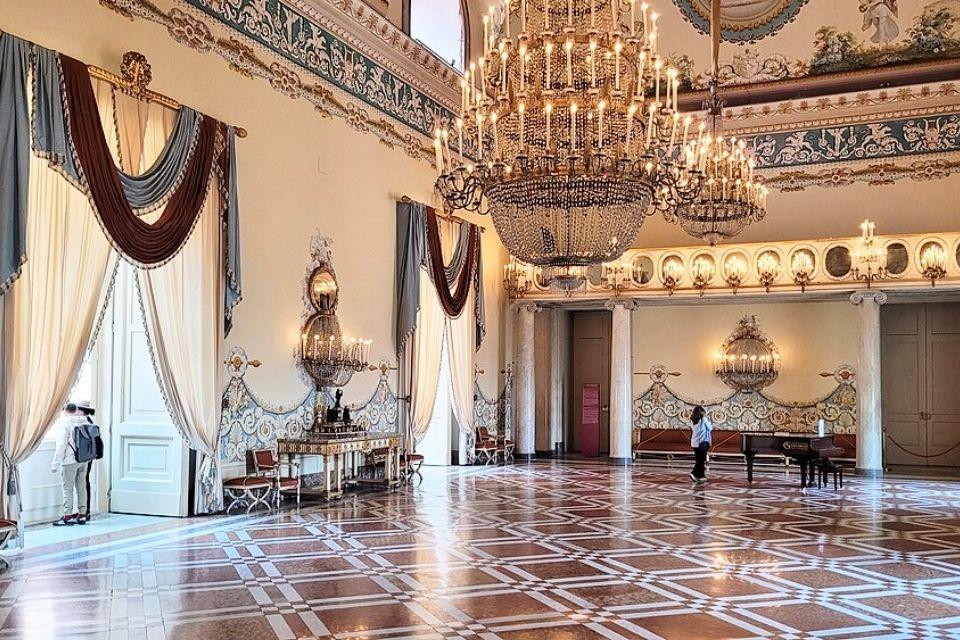 Het grootse paleis van Capodimonte Napels Italië