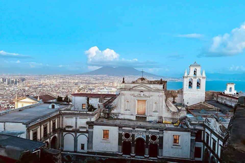 Zicht op Napels | Foto Harm Hakkoer