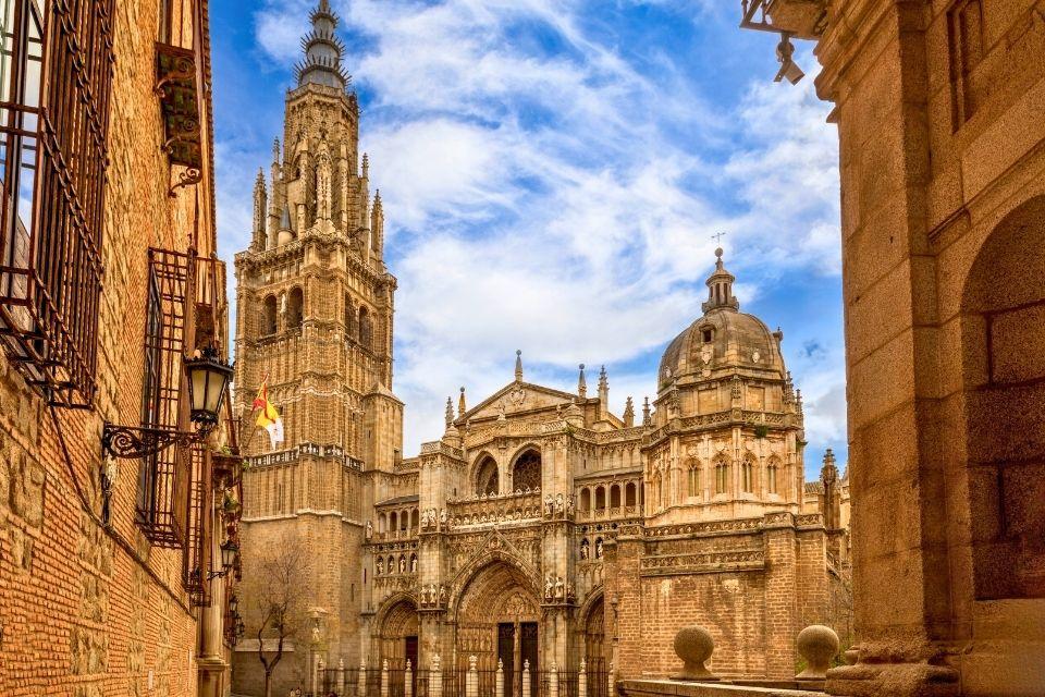 Zicht op de kathedraal van Toledo Spanje