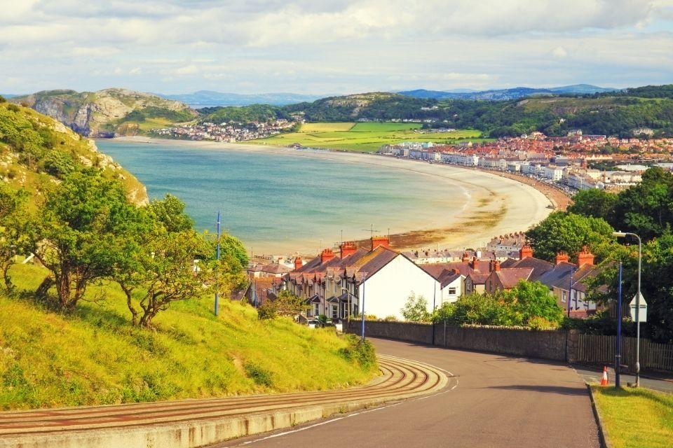 Zicht op Llandudno aan de kust van Wales Groot-Brittannië