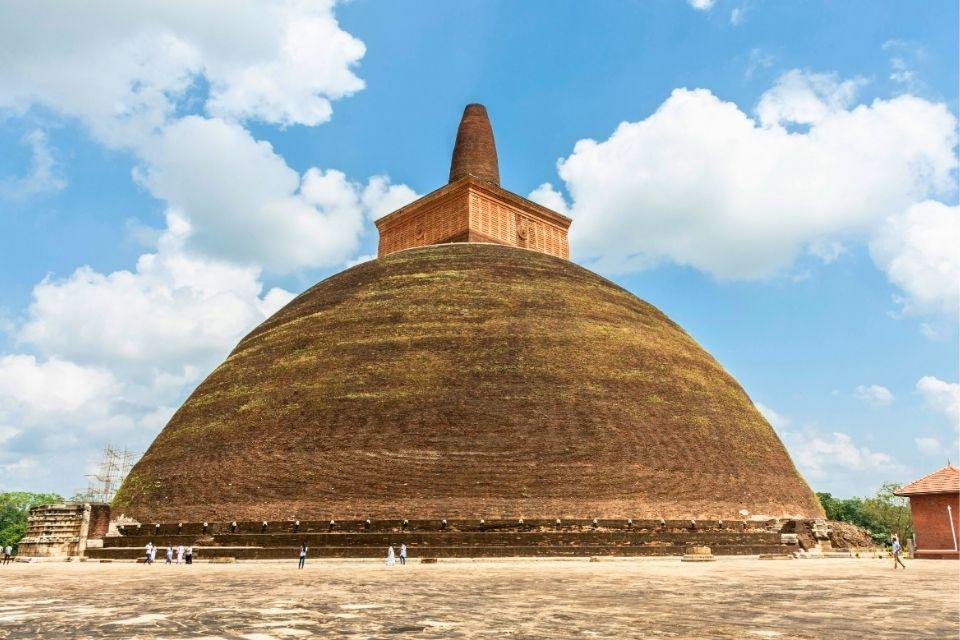 De Thuparamaya stoepa in Anuradhapura, Sri Lanka