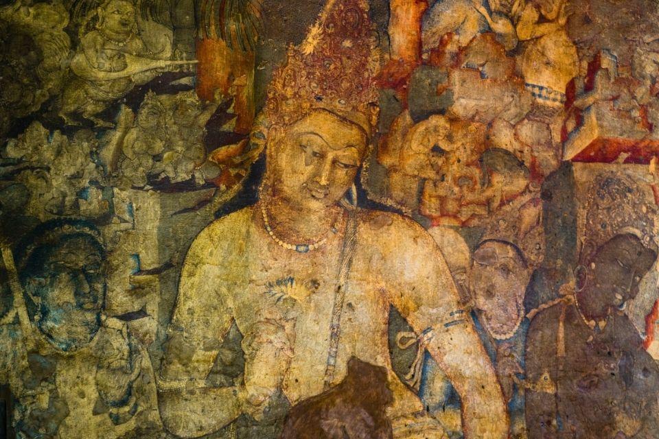 De goed behouden schilderingen van Ajanta, India