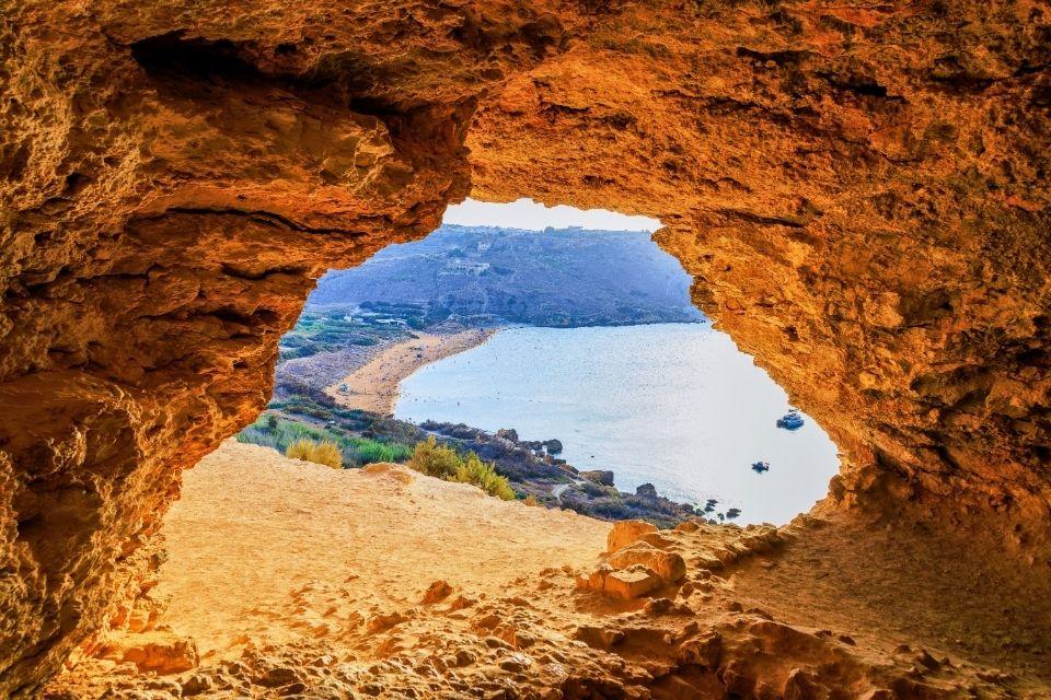 De grot van Calypso op Gozo Malta