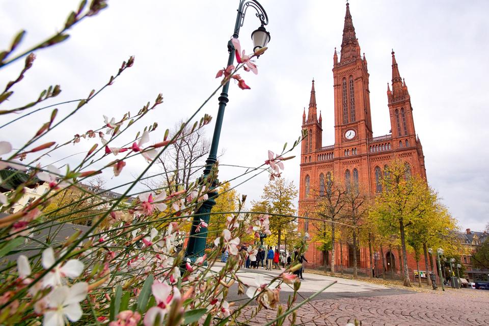Het Schlossplatz in Wiesbaden, Duitsland