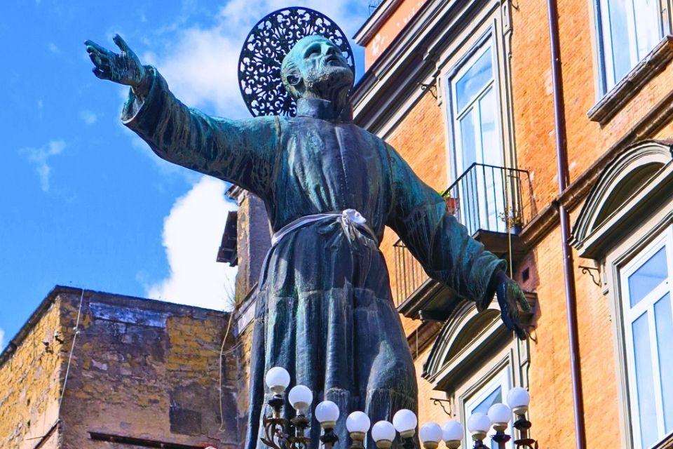 Piazza San Gaetano in Napels, Italië