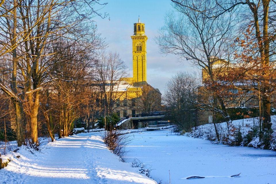 Modeldorp Saltaire in de winter Groot-Brittannië