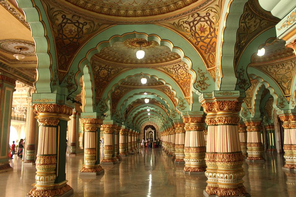 Interieur van het paleis van Mysore, India