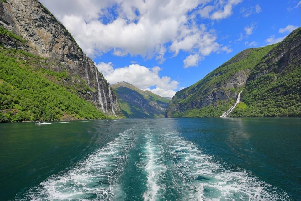 Geirangerfjord vanaf het water, Noorwegen