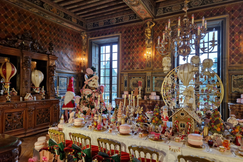 Kerstdecoraties in Château de Cheverny, de Loire, Frankrijk