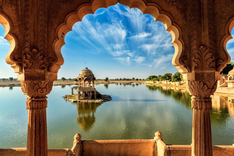 Kunstmatig meer Gadi Sagar in Jaisalmar India