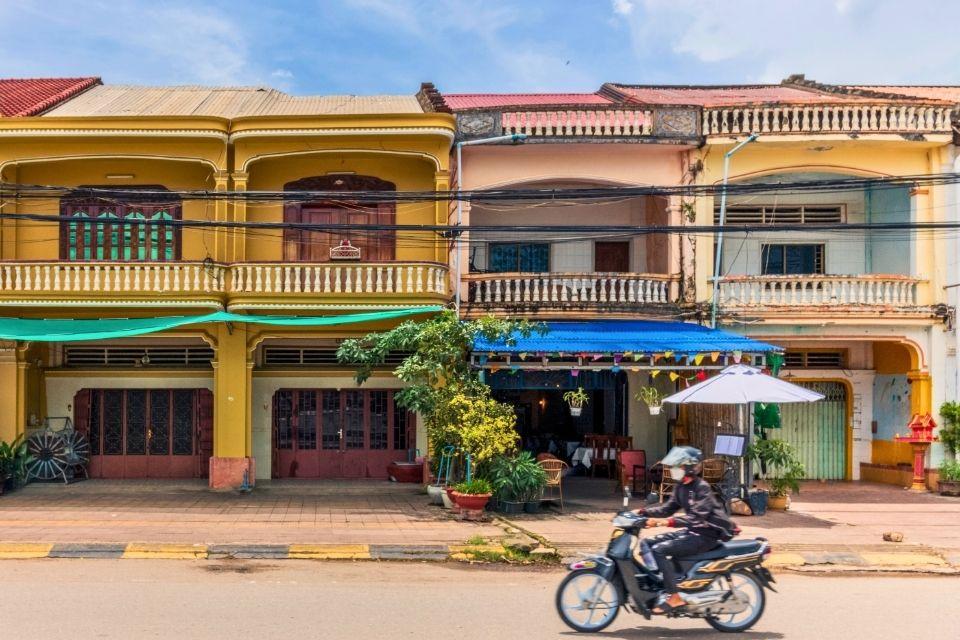 Straatbeeld in Kampot Cambodja 
