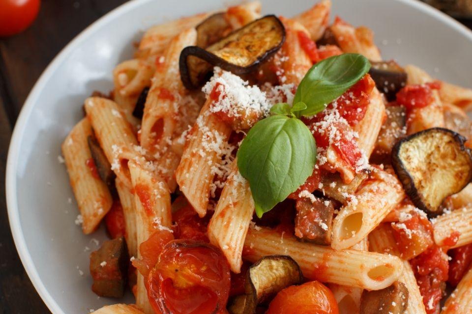 Pasta alla Norma uit Sicilië