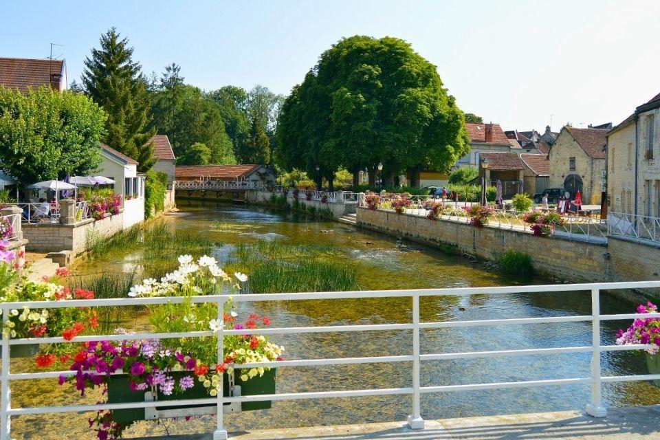 Brug over de Ource in Essoyes Frankrijk
