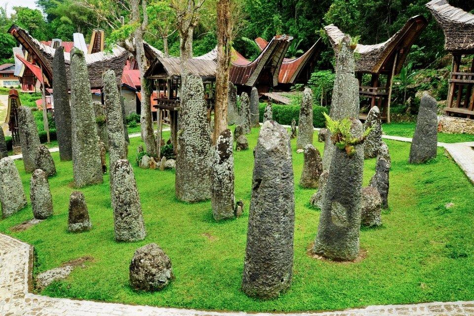 Megalieten in Bori, Sulawesi, Indonesië