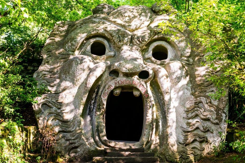 Een monster in de tuin van Bomarzo Italië