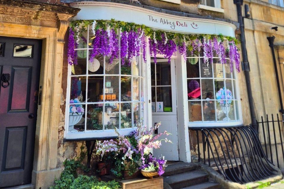 De 'modiste' uit Bridgerton in Bath Groot-Brittannië