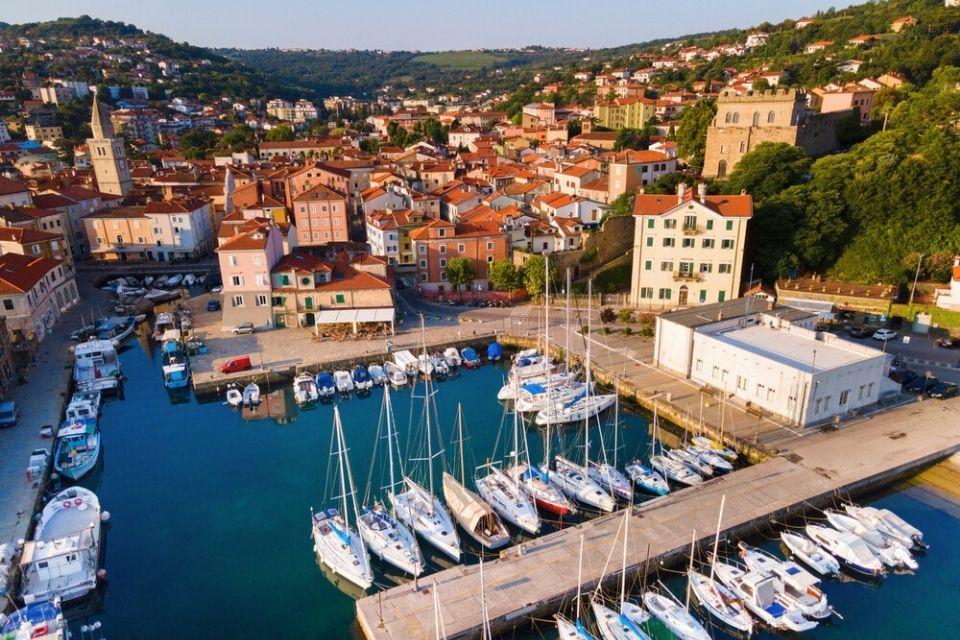 De haven van Muggia, Italië